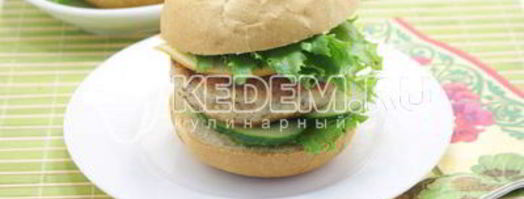 домашние гамбургеры с куриной котлетой. Шаг 12