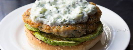 домашний чикенбургер с цукини и соусом цацики. Шаг 12