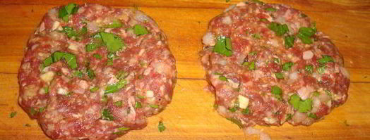 гамбургер из фарша и селедки. Шаг 9