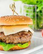 Гамбургеры из баранины с сыром