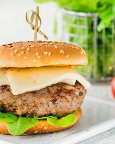 Гамбургеры из баранины с сыром