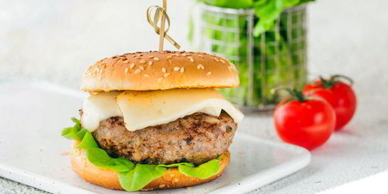 Гамбургеры из баранины с сыром