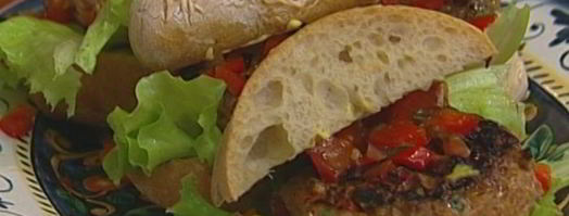 гамбургеры с ягнятиной, сладким перцем и базиликом. Шаг 14