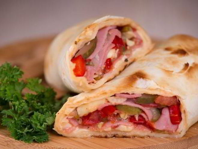 Рецепт буррито по-мексикански с сыром и ветчиной