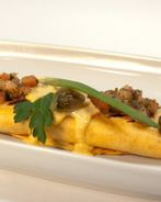 Буррито с говядиной и сырным соусом