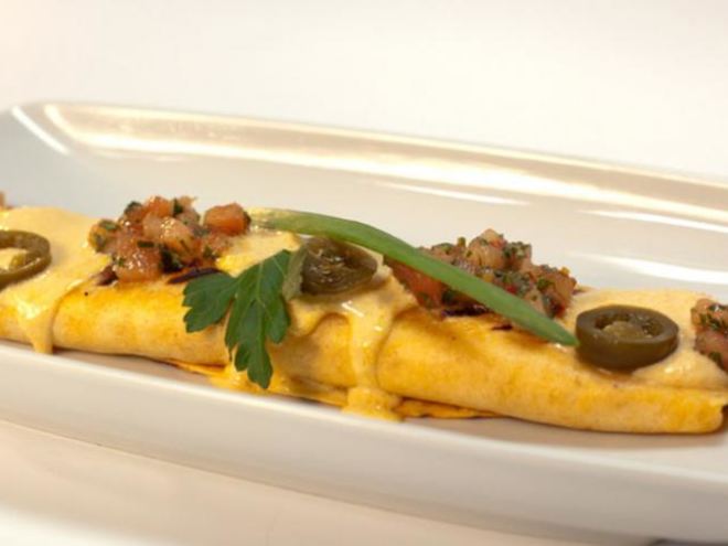 Рецепт буррито с говядиной и сырным соусом