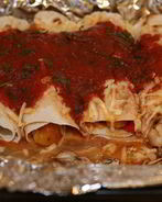 Буррито с индейкой, помидорами и сыром