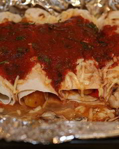 Буррито с индейкой, помидорами и сыром