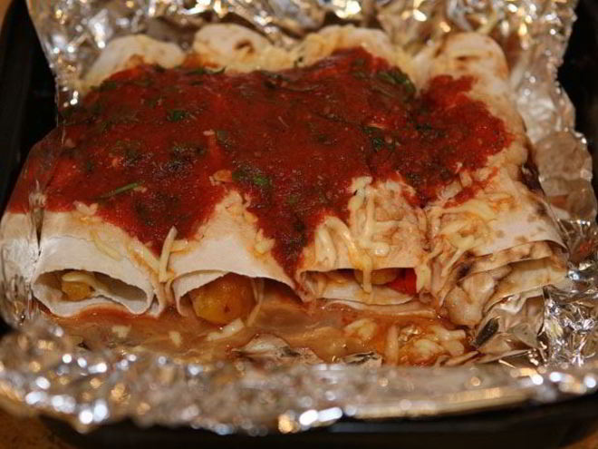 Рецепт буррито с индейкой, помидорами и сыром