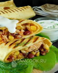 Буррито с курицей и фасолью