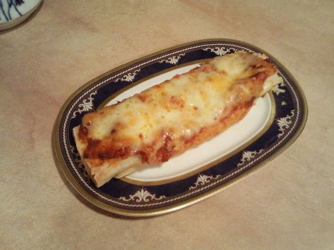 Рецепт буррито с курицей и томатным соусом