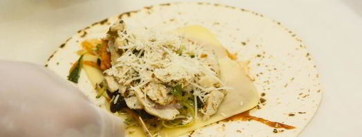 буррито с овощами и пряным филе. Шаг 12