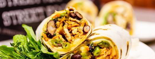 буррито с овощами и пряным филе. Шаг 15