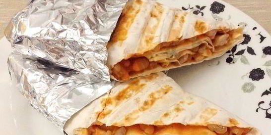 Буррито со свининой и фасолью