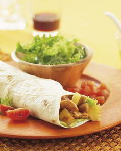 Мексиканская буррито с овощами, грибами и курицей