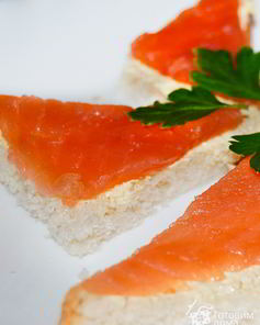 Бутерброд с красной рыбой классический