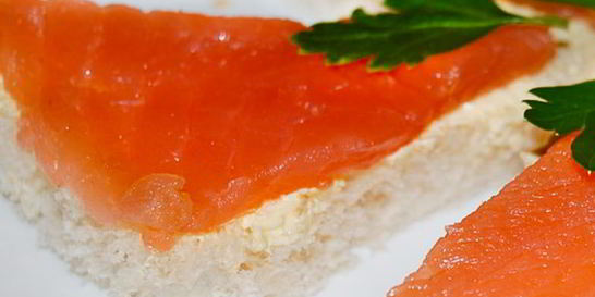 Бутерброд с красной рыбой классический