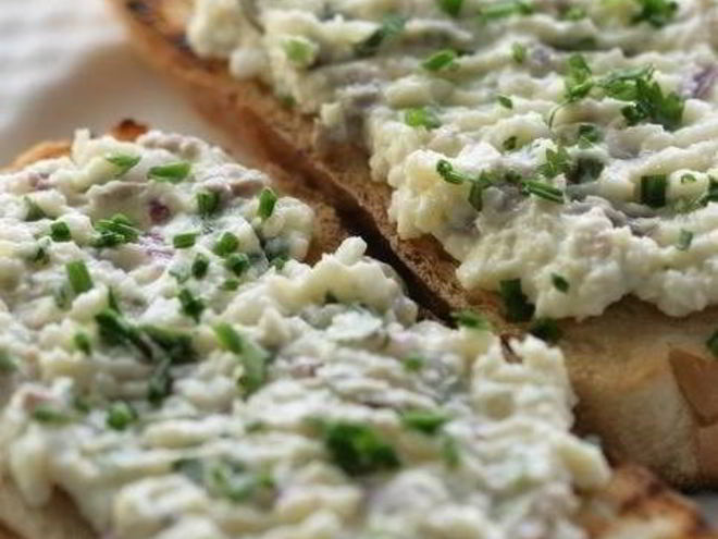 Рецепт бутерброда с сельдью и сливочным сыром