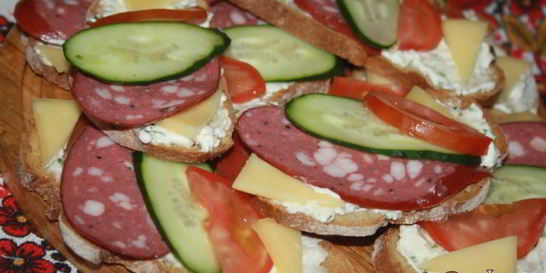 Бутерброды к завтраку Разноцветная мозаика