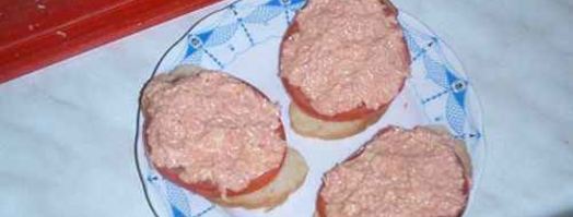 бутерброды с колбасой, сыром и помидорами. Шаг 22