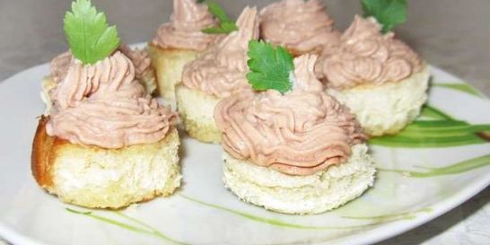 Бутерброды с паштетом