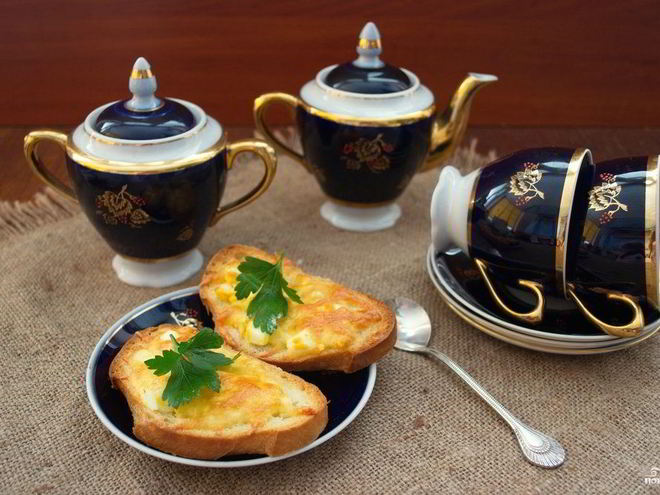 Рецепт бутербродов с сыром и чесноком