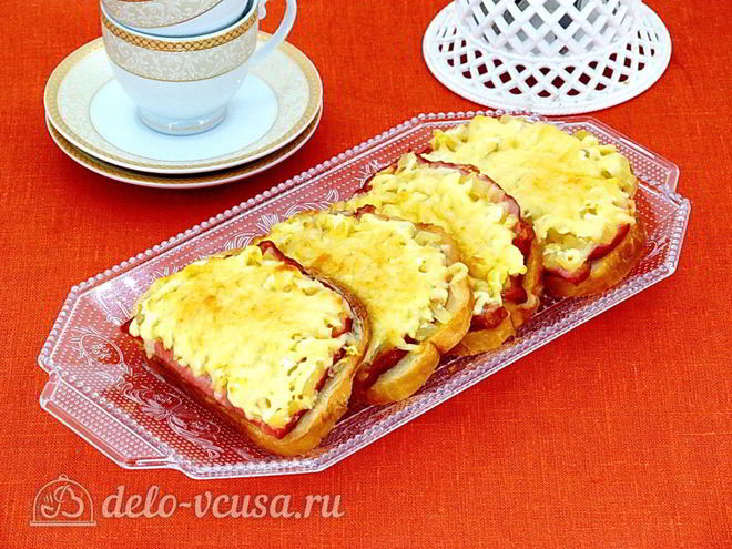 Рецепт горячих бутербродов с ананасом