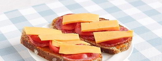 горячие бутерброды с колбасой. Шаг 9