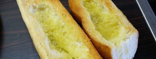 горячий бутерброд с колбасой и сметанным соусом. Шаг 3