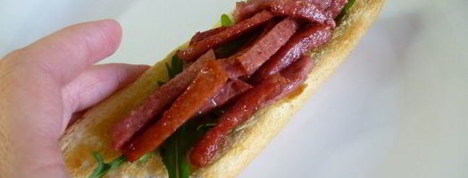 горячий бутерброд с колбасой и сметанным соусом. Шаг 5