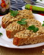 Намазка для бутербродов с индейкой, шампиньонами и корейской морковью