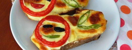 запеченные бутерброды с йогуртом и помидорами. Шаг 6