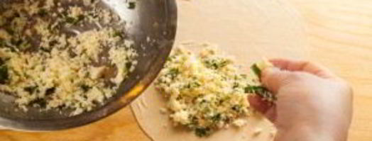 азербайджанские чебуреки с зеленью. Шаг 8