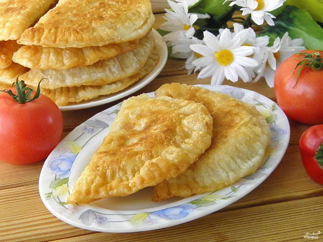 Рецепт чебуреков из слоеного бездрожжевого теста