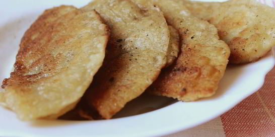 Чебуреки с фаршем и сыром