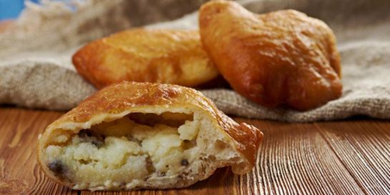 Чебуреки с грибами и картофелем