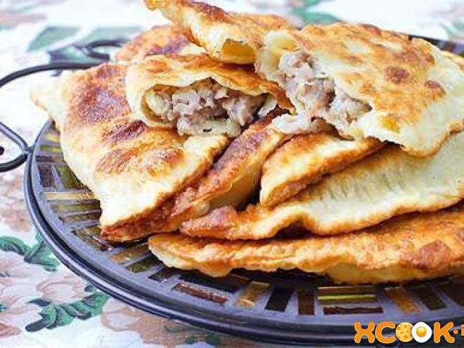 Рецепт сочных чебуреков с мясом