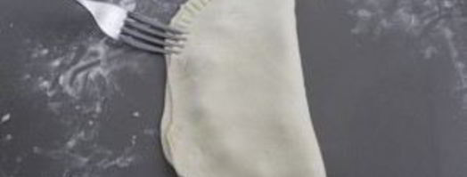 тесто для чебуреков с мясом. Шаг 8