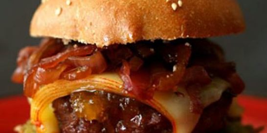 Чизбургер с луковым джемом