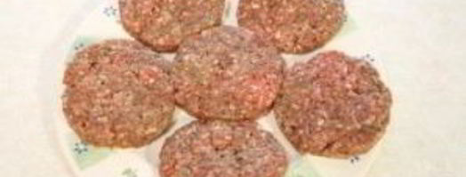 чизбургеры с говядиной, беконом и сыром. Шаг 4