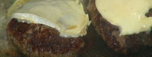 чизбургеры с грибами. Шаг 9