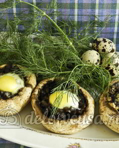 Фаршированные шампиньоны с перепелиными яйцами