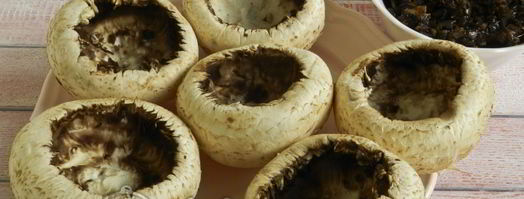 фаршированные шампиньоны с перепелиными яйцами. Шаг 7