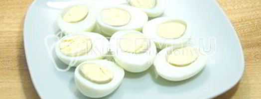 фаршированные яйца дед мороз. Шаг 3