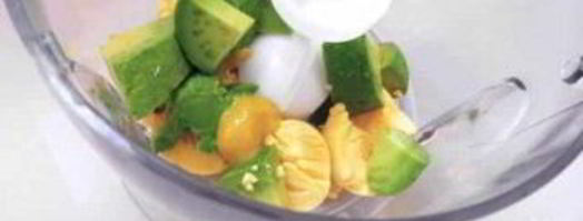 фаршированные яйца с гуакамоле. Шаг 4