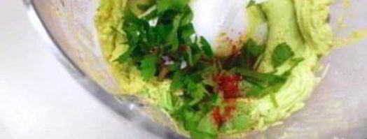 фаршированные яйца с гуакамоле. Шаг 5