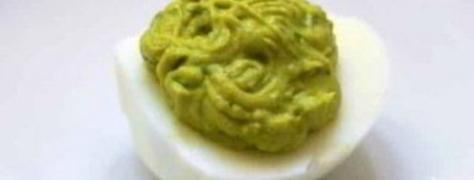 фаршированные яйца с гуакамоле. Шаг 6