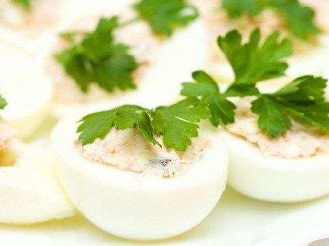 Рецепт фаршированных яиц с пикантной начинкой