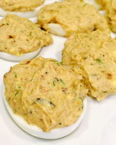 Фаршированные яйца с рыбными консервами