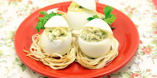 Яйца фаршированные Гнездышки